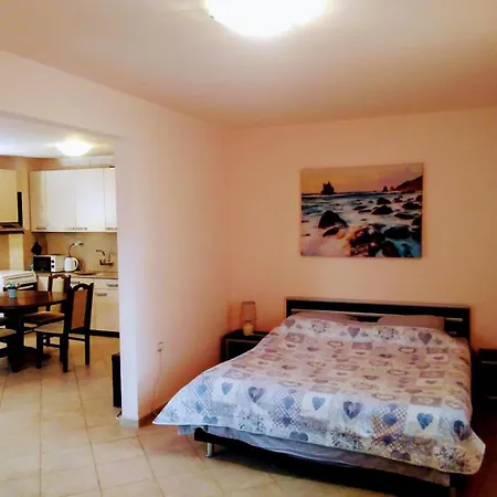 Apartment Pomorie * Ahyolu